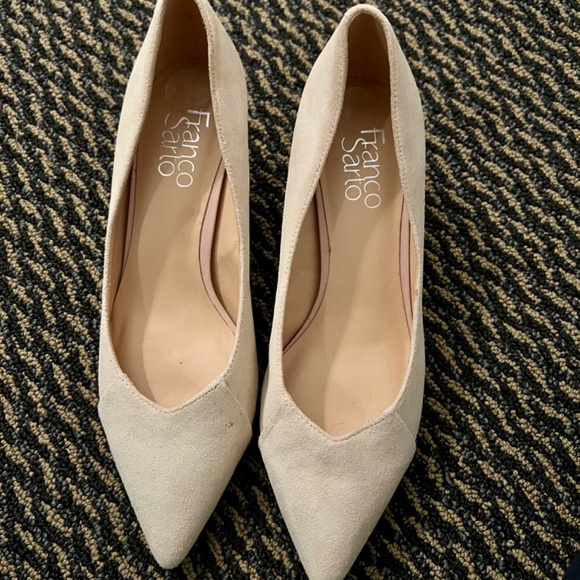 Low heel suede pumps - Picture 3 of 5